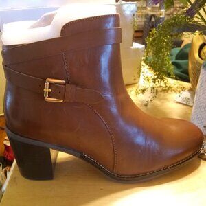 NEW!! Womens size 11 brown leather booties with strap